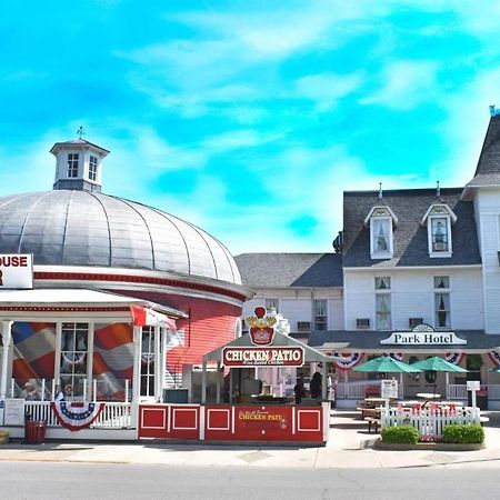 The Historic Park Hotel Put-in-Bay Esterno foto