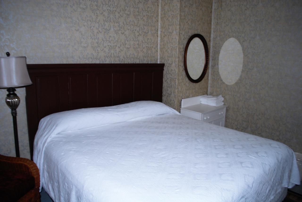 The Historic Park Hotel Put-in-Bay Esterno foto