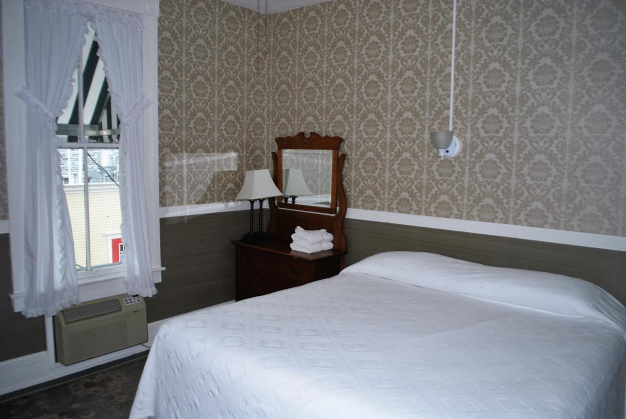 The Historic Park Hotel Put-in-Bay Esterno foto