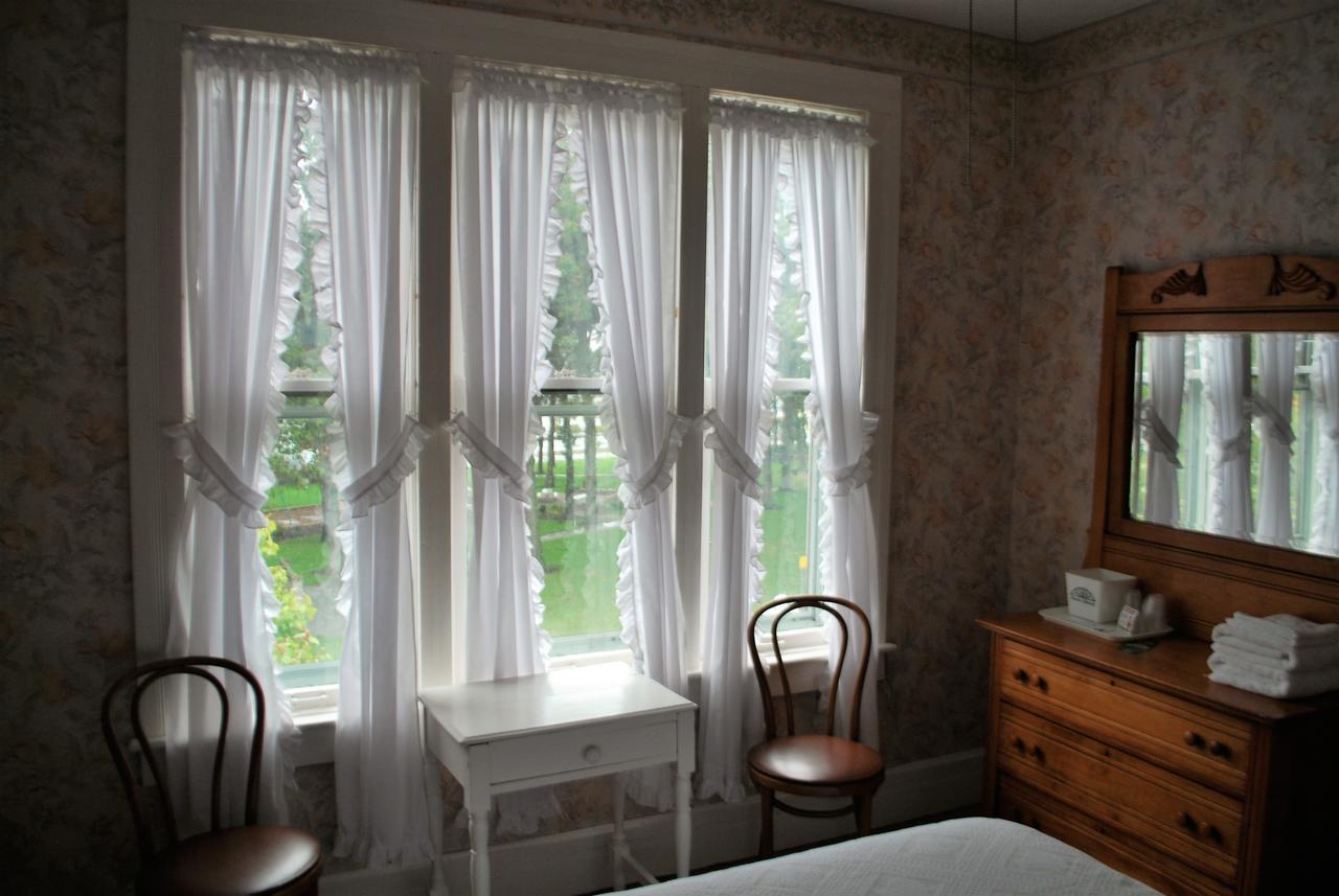 The Historic Park Hotel Put-in-Bay Esterno foto